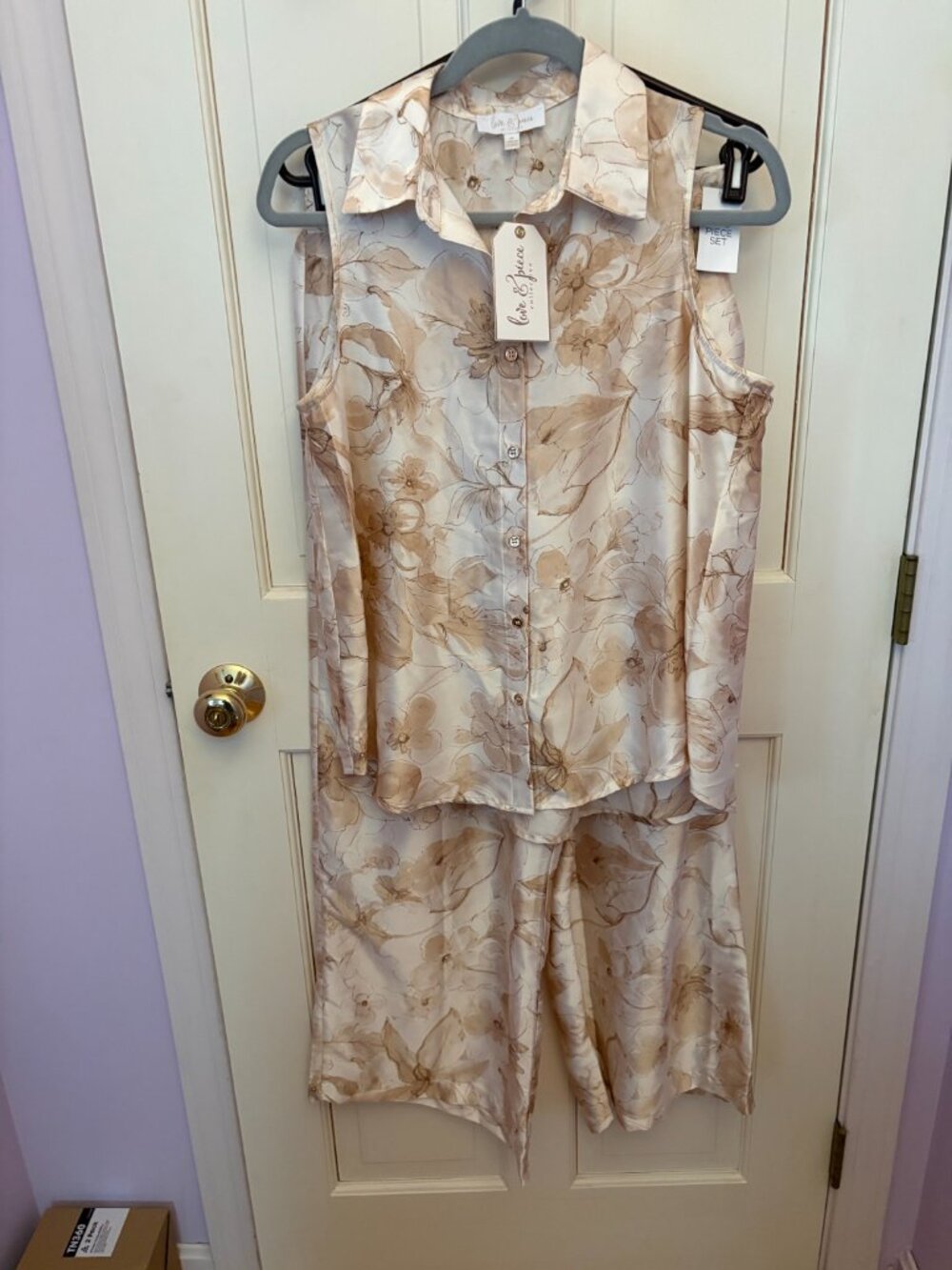 Love & Piece Collective 2 piece wide leg pant & blouse Size M Pastels